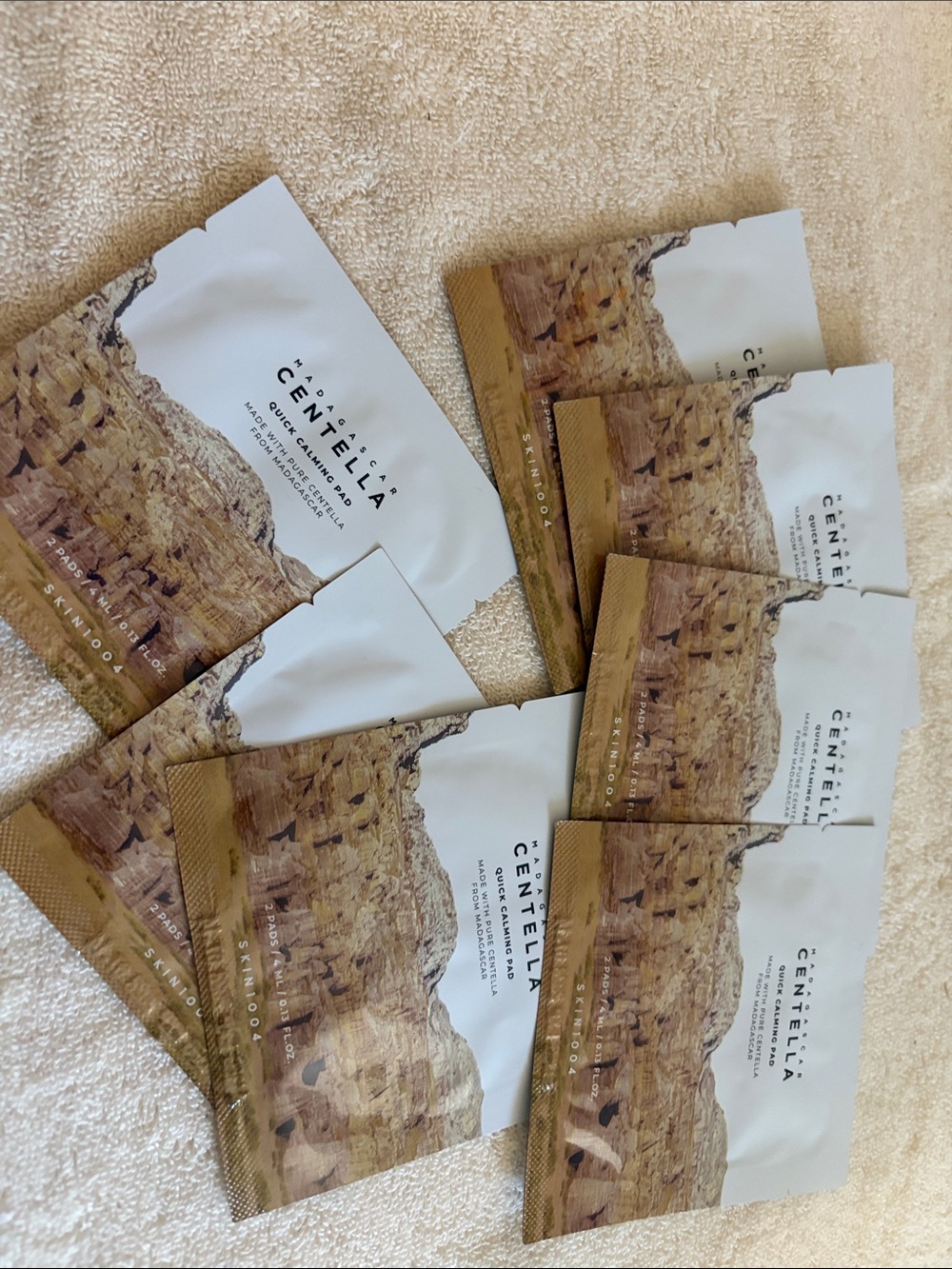 SKIN1004 MADAGASCAR CENTELLA QUICK CALMING PAD set of seven Essence Toner Pad